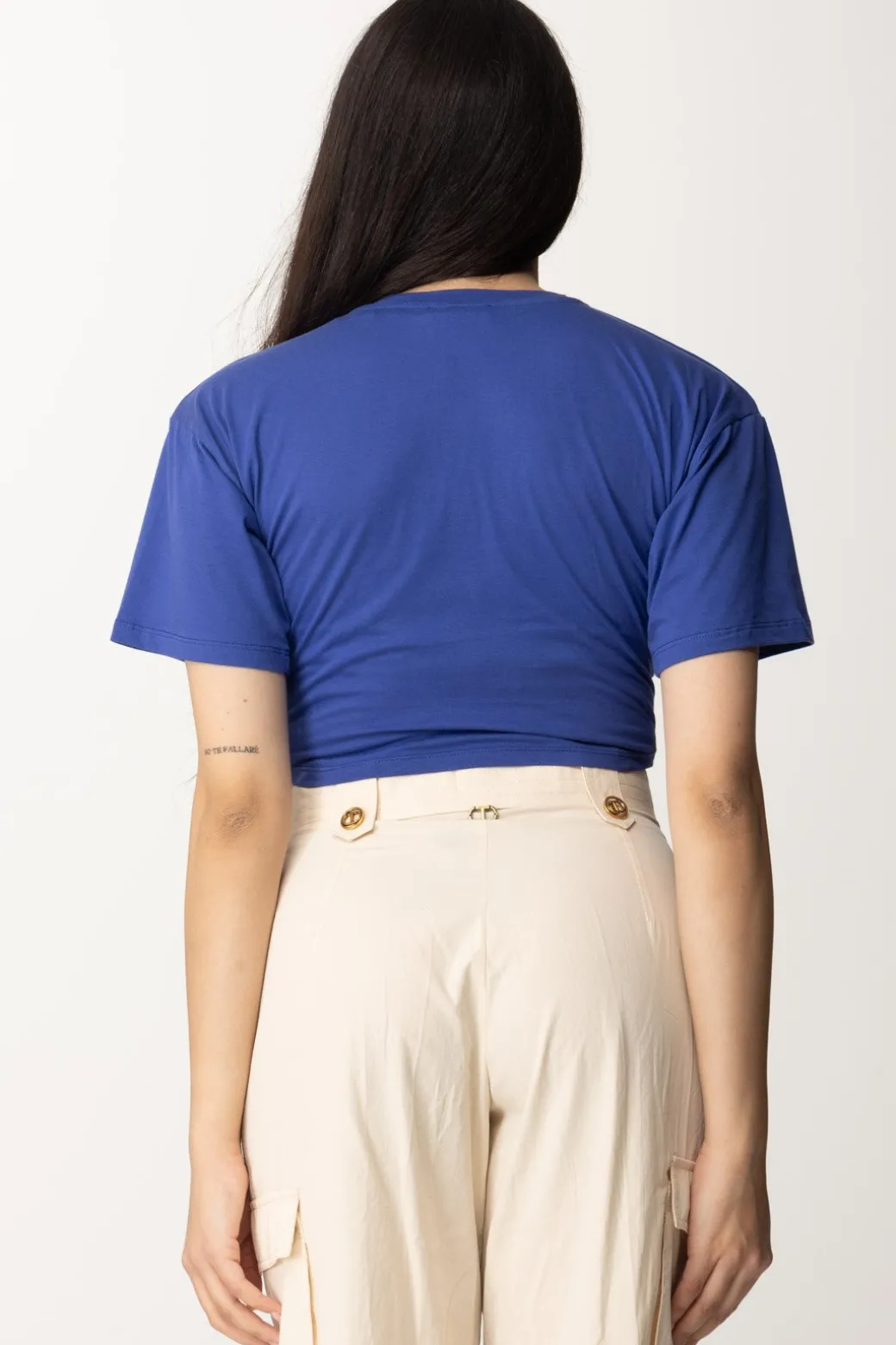 Donna Elisabetta Franchi T-shirt Crop con Stampa Scritta e Accessorio Gold