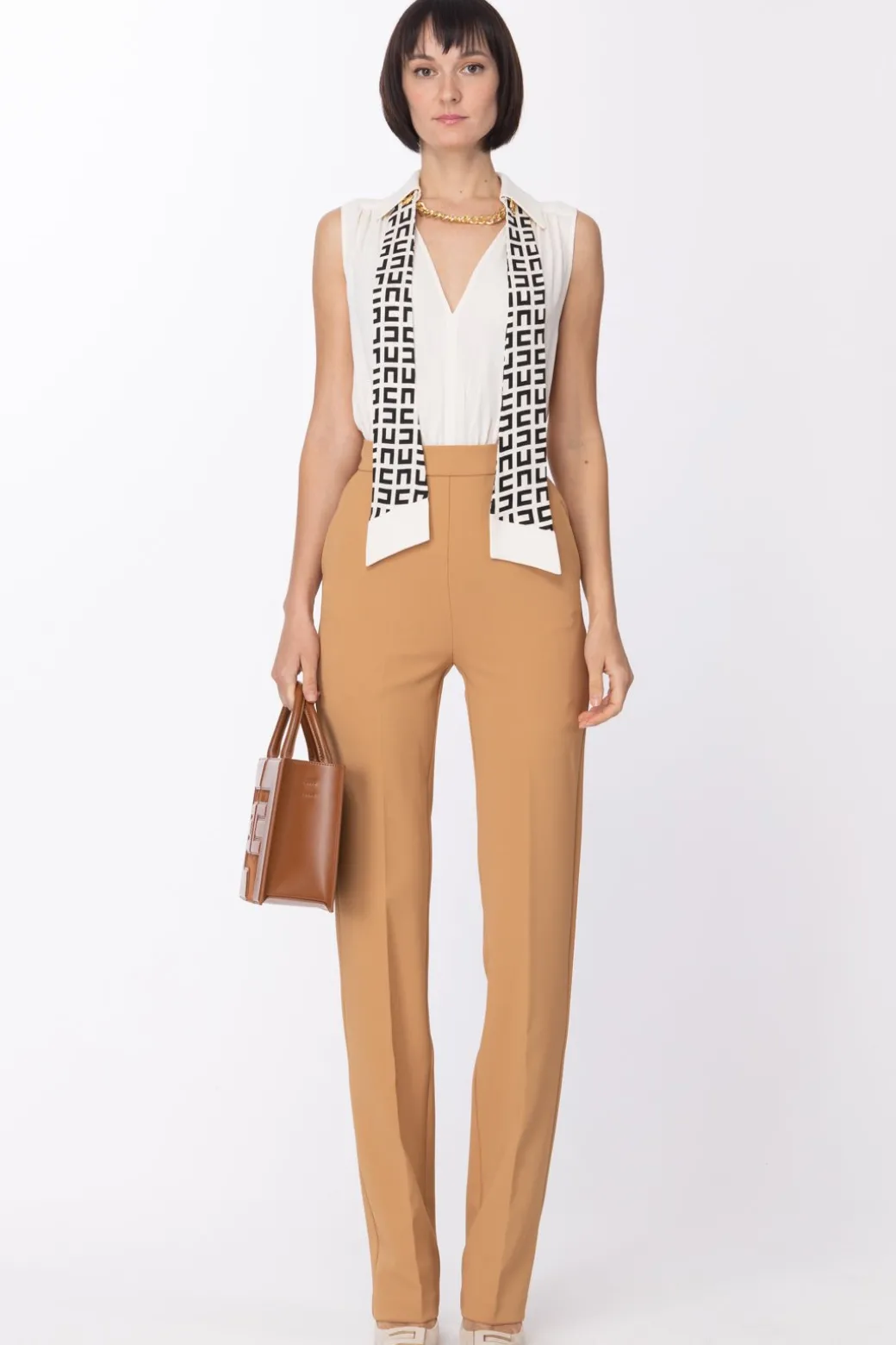 Donna Elisabetta Franchi Tuta Lunga con Foulard e Catena