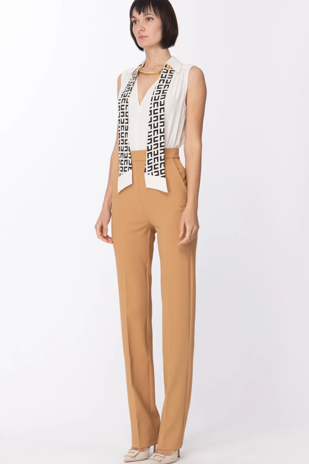 Donna Elisabetta Franchi Tuta Lunga con Foulard e Catena