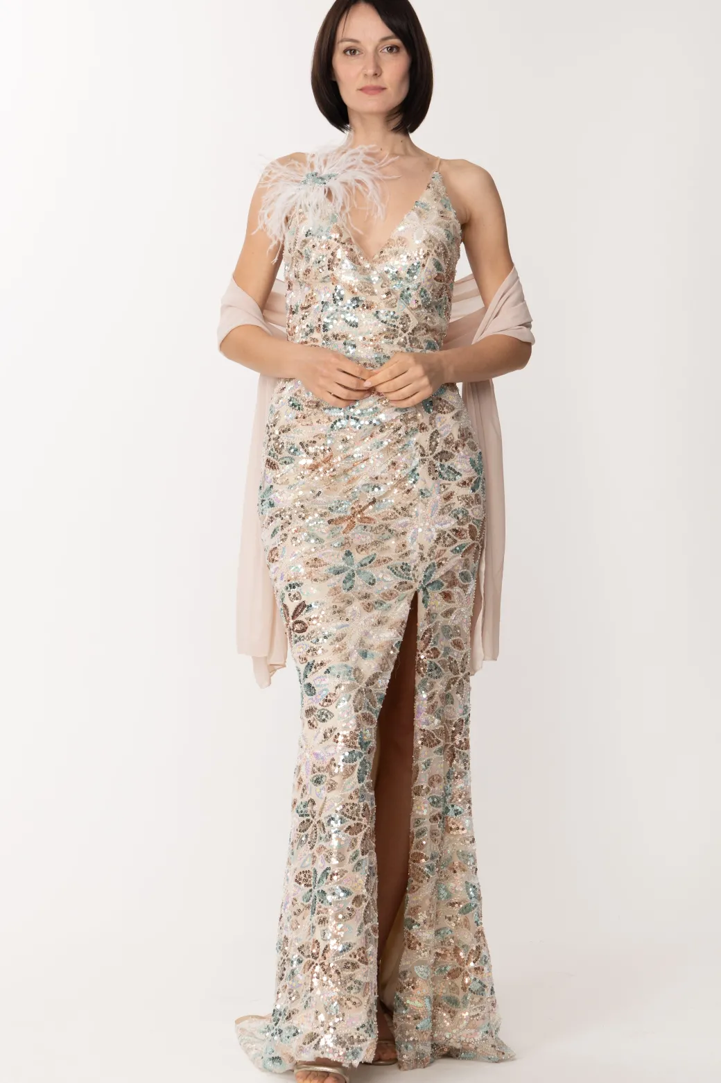 Donna Fabiana Ferri Abito Lungo con Paillettes e Accessorio Di Piume