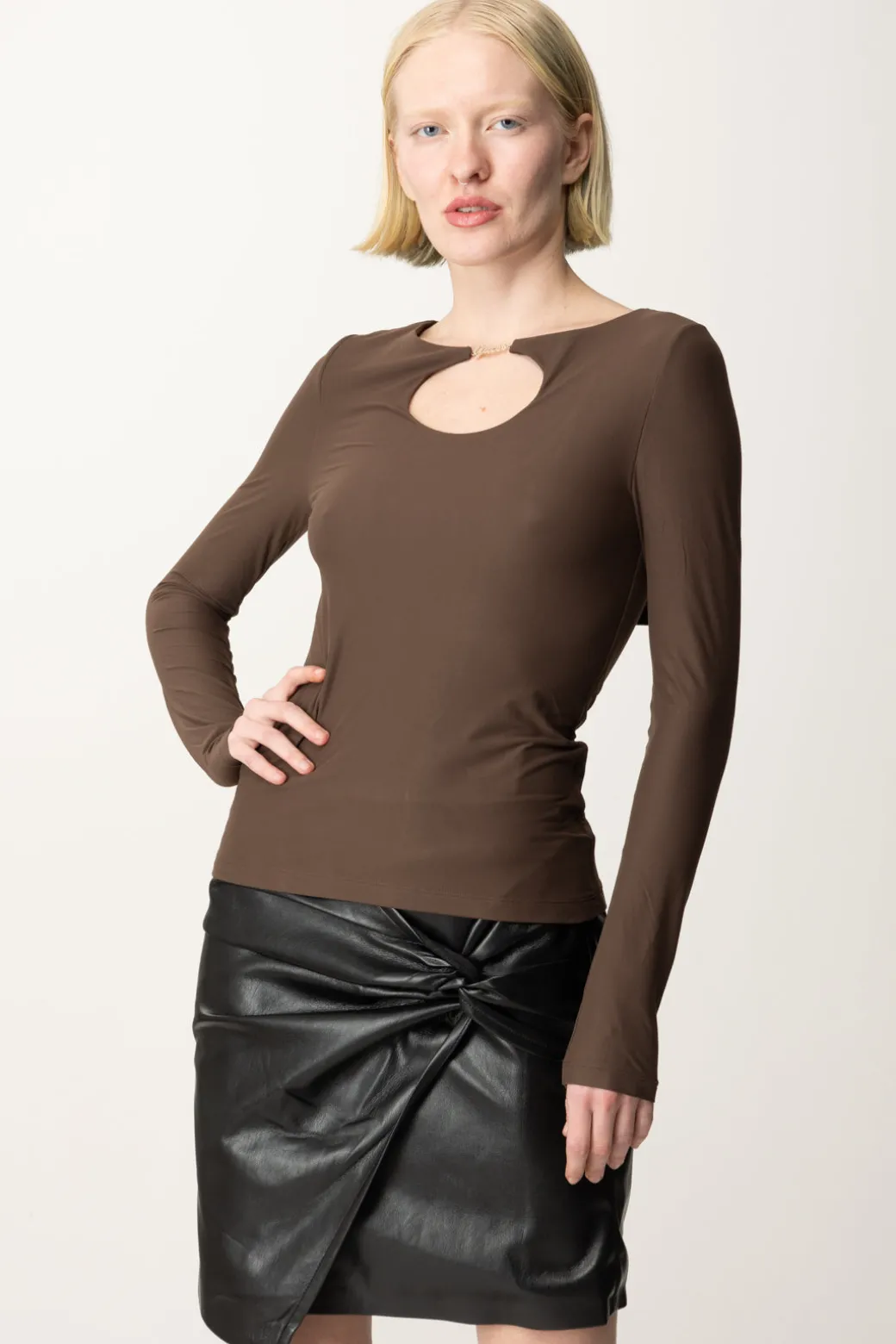 Donna Guess Maglia Amira con Accessorio Logo