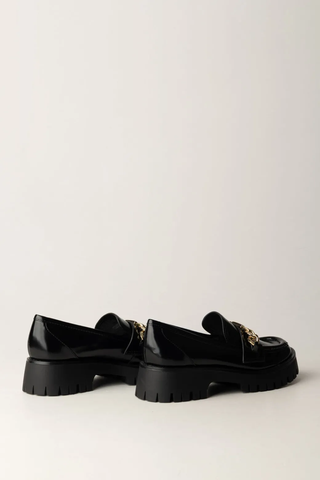 Donna Guess Mocassini Almosty con Dettaglio Logo e Catena