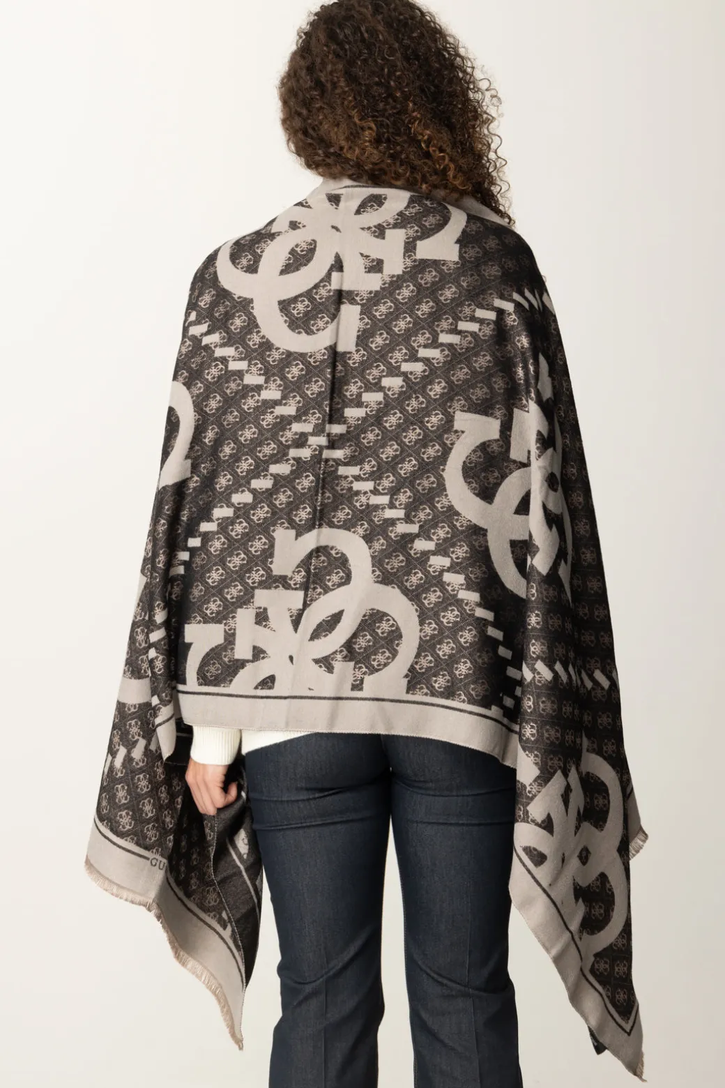 Donna Guess Sciarpa Stampa Logo con Orli Sfrangiati