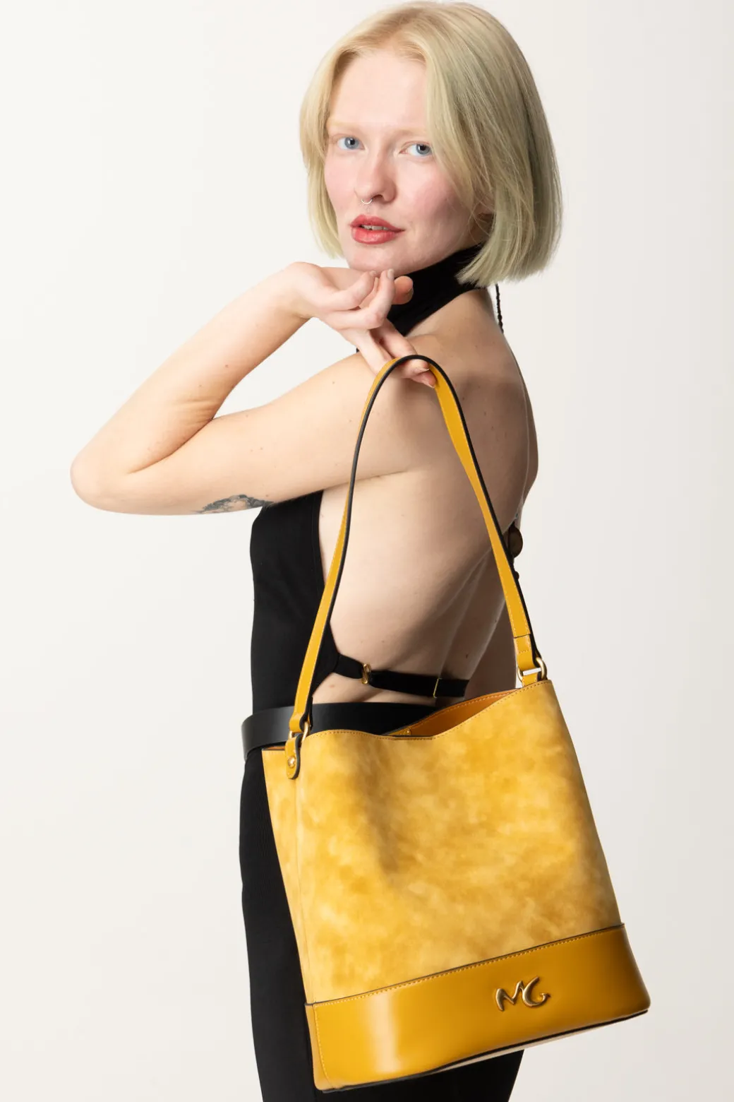 Donna Manila Grace Borsa a Secchiello Scamosciata