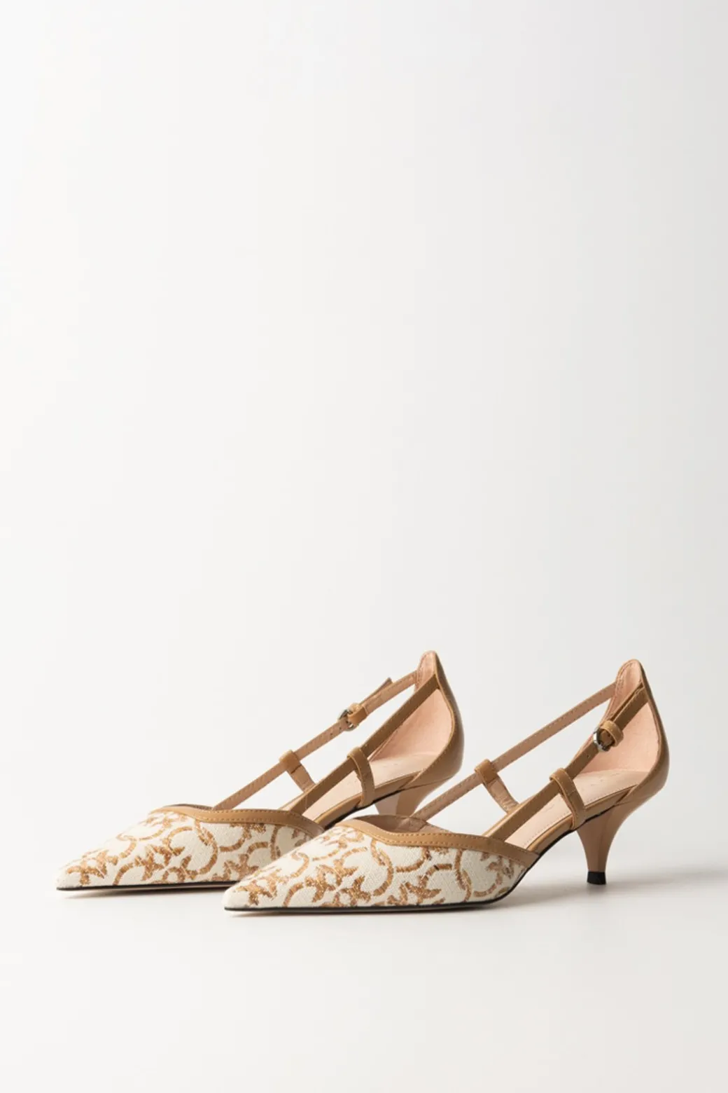 Donna Pinko Decolletes Cut-out e Punta Stampa Logo
