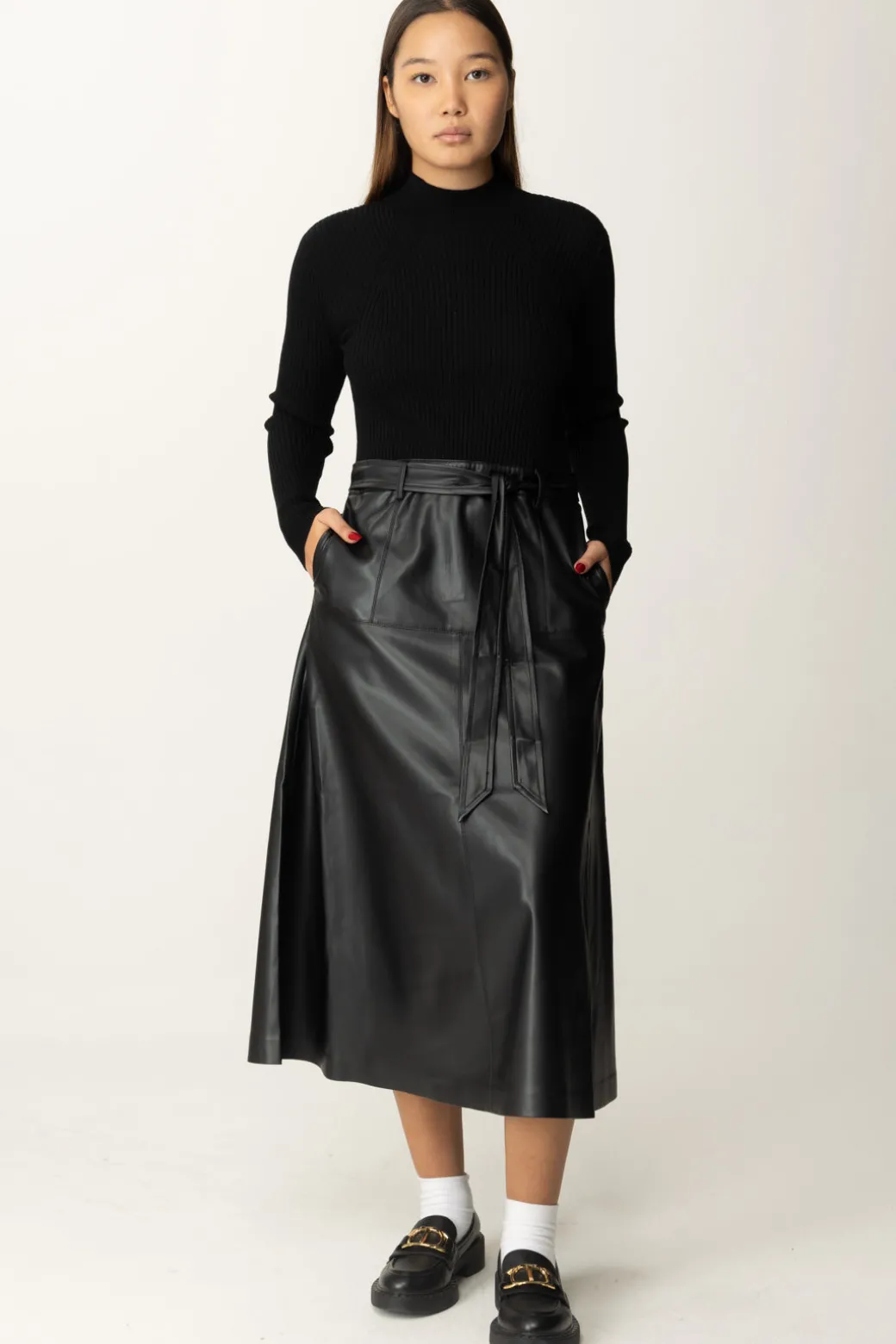 Donna Twin-set Completo Maglia Dolcevita e Gonna In Ecopelle