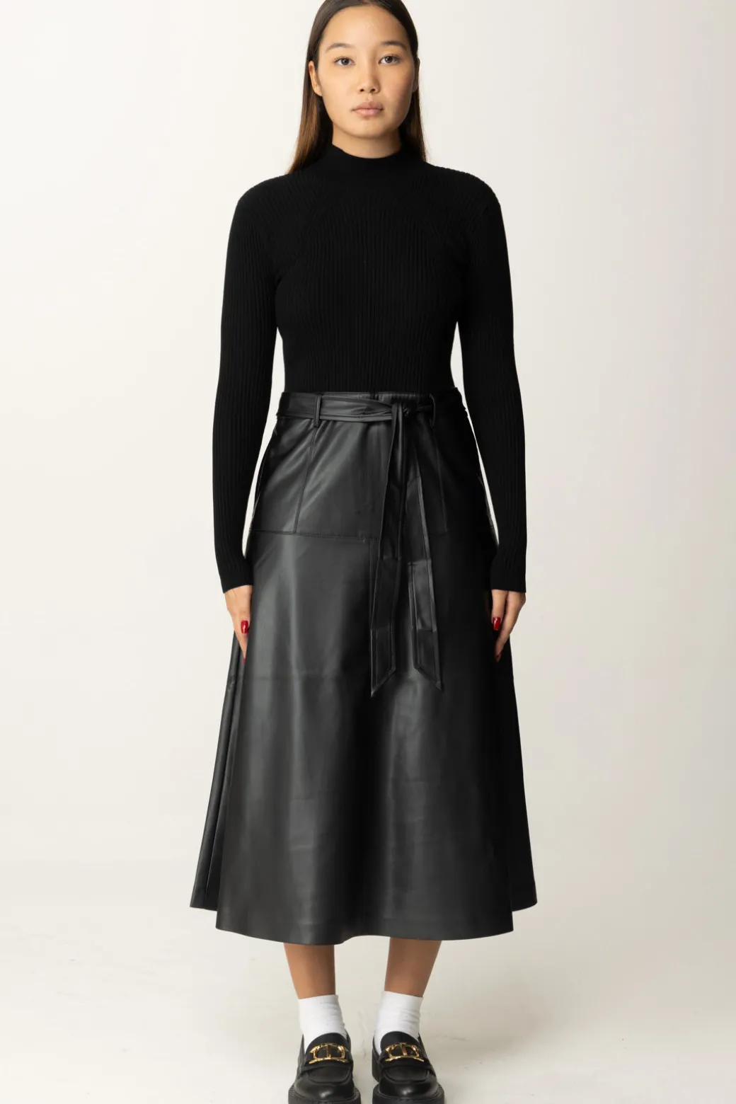 Donna Twin-set Completo Maglia Dolcevita e Gonna In Ecopelle