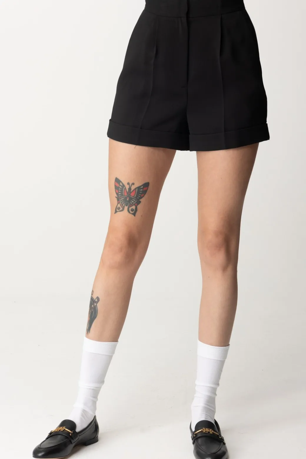 Donna Twin-set Shorts In Crepe con Risvoltino