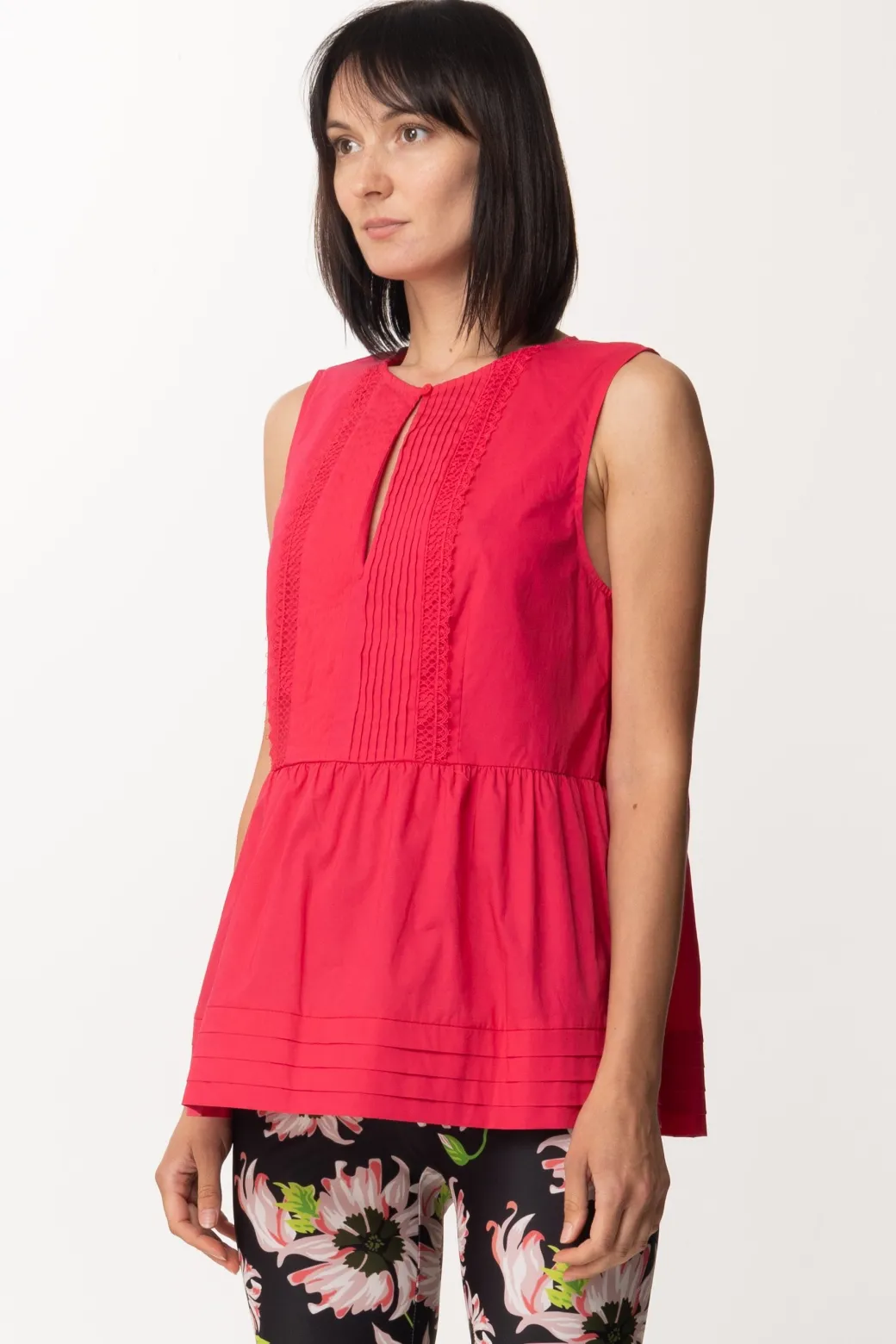 Donna Twin-set Top Smanicato con Plissé e Pizzo